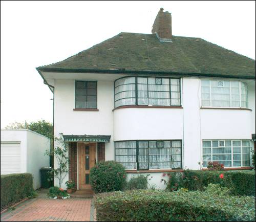 15 Howard Walk